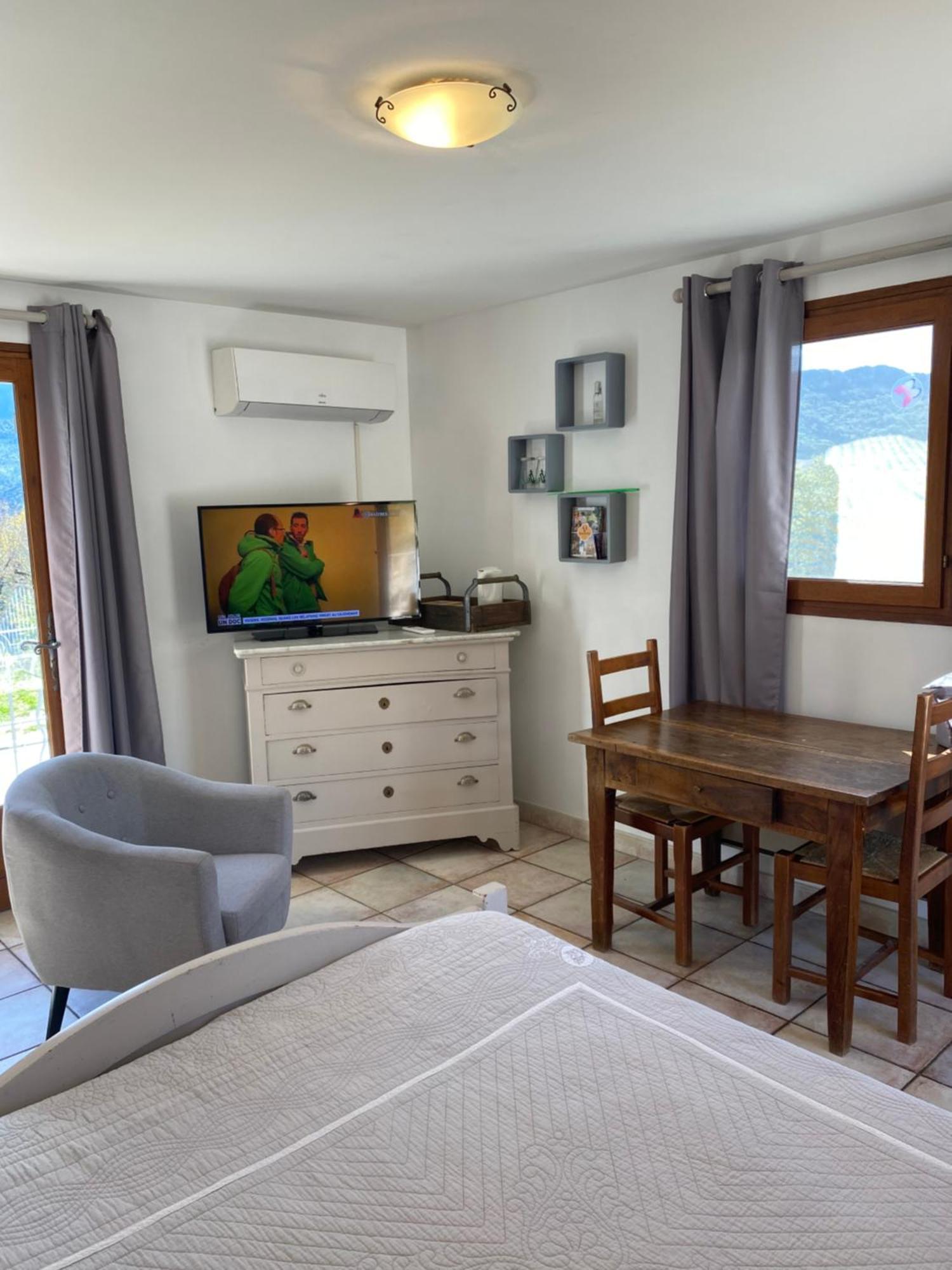 Chambre Une Fenetre Sur Le Ventoux La Clue Plaisians エクステリア 写真
